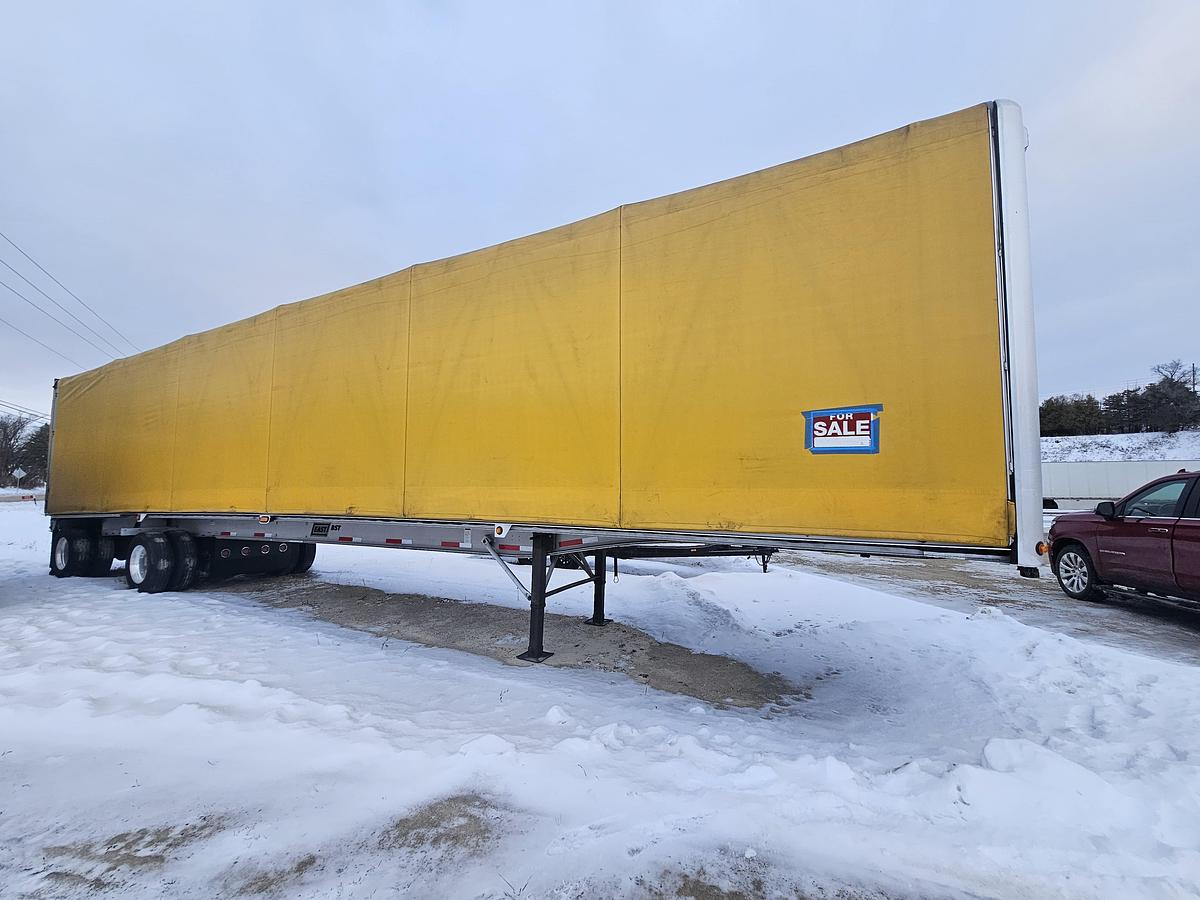 Used 2022 East trailer conastoga