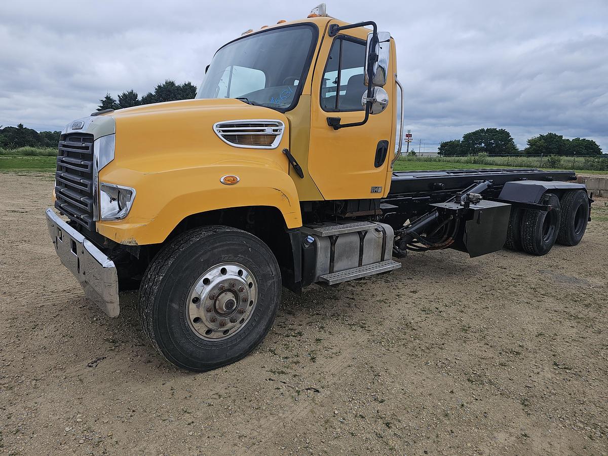 Used 2012 Freightliner 114SD