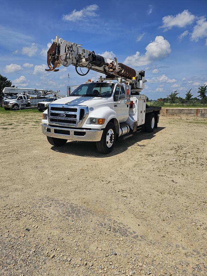 Used 2015 Ford /  Altec F750 / Digger derrick