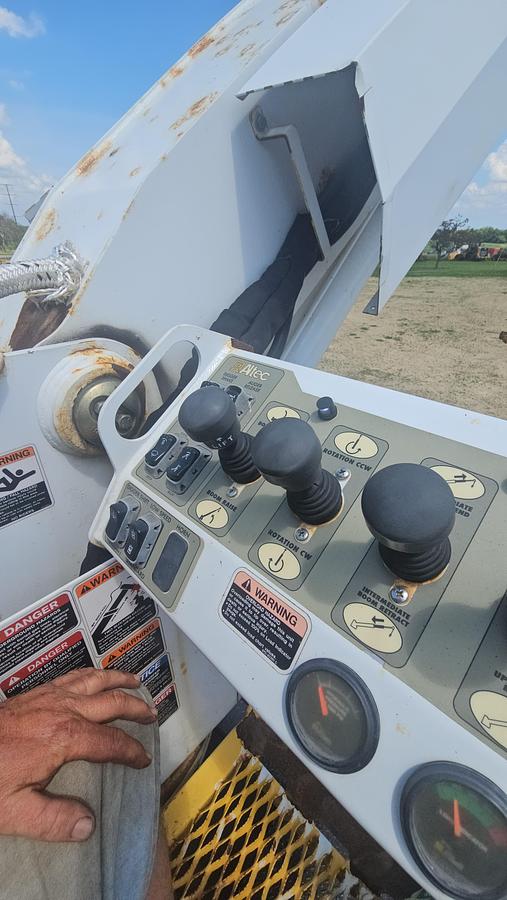 Used 2015 Ford /  Altec F750 / Digger derrick