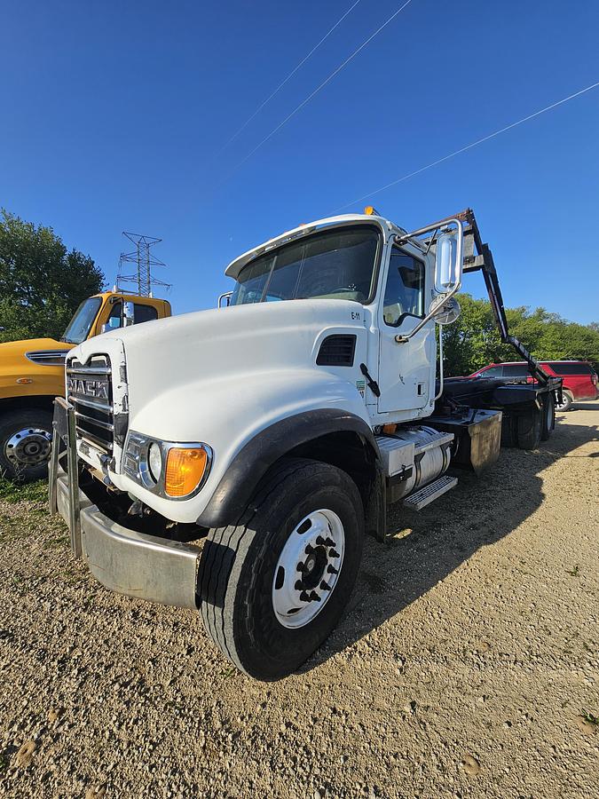 Used 2007 MACK CV