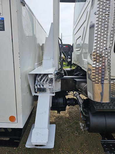 Used 2011 International / Altec 7400/ LRV60RM-E70