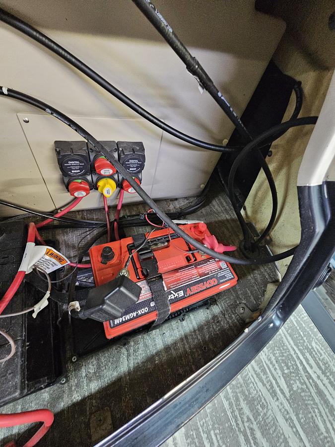 Used 2021 Avalon Excalibur winshield