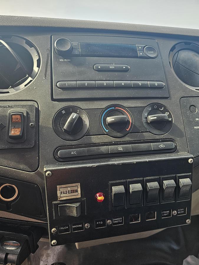 Used 2010 Ford /  Altec F550 / AT37G