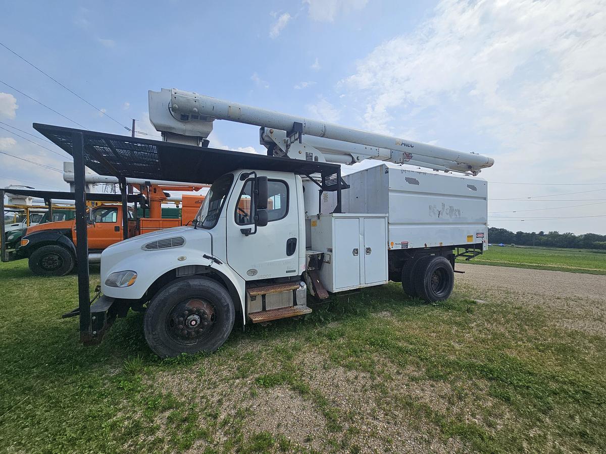 Used 2011 Freightliner / Altec M2106/ LRV55