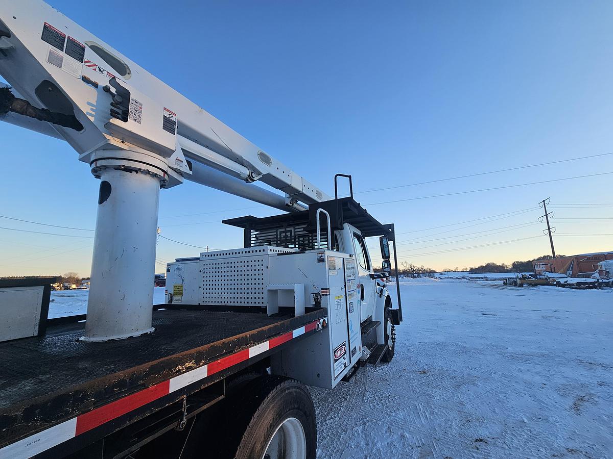Used 2016 Freightliner / Altec M2106/ LRV58