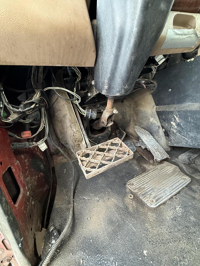 Used 2005 mack granite