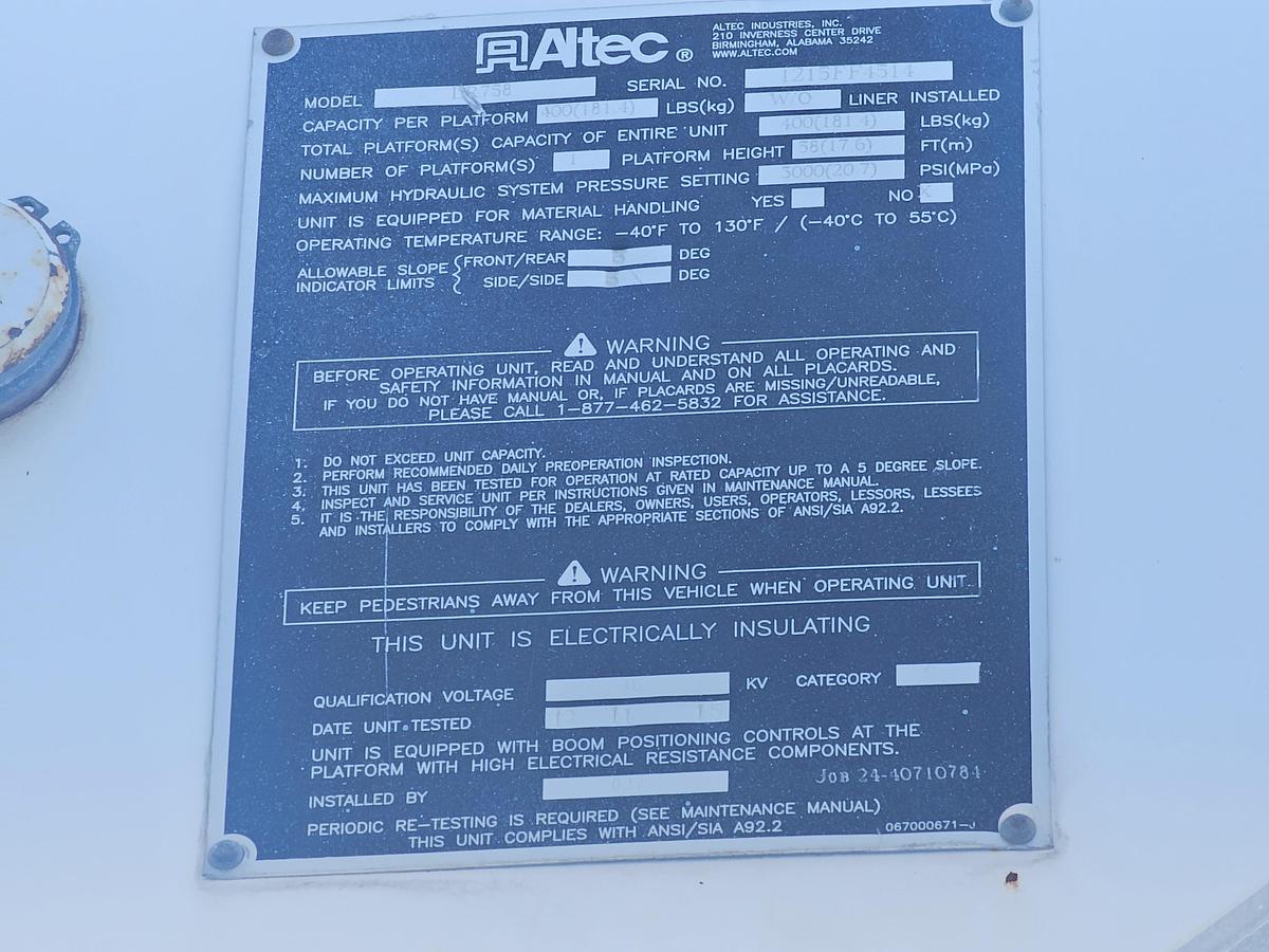 Used 2016 Freightliner / Altec M2106/ LRV58