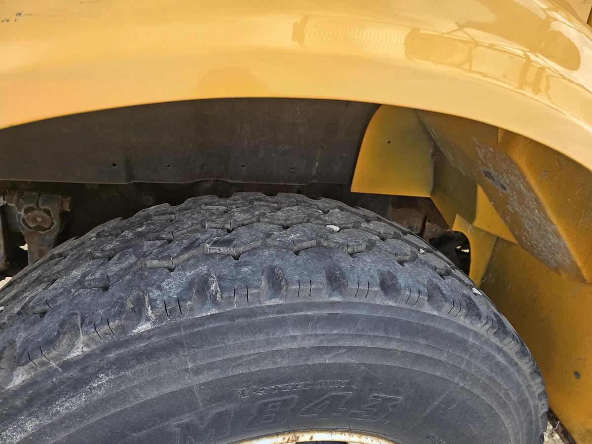 Used 2001 International 4900 Tree Spade