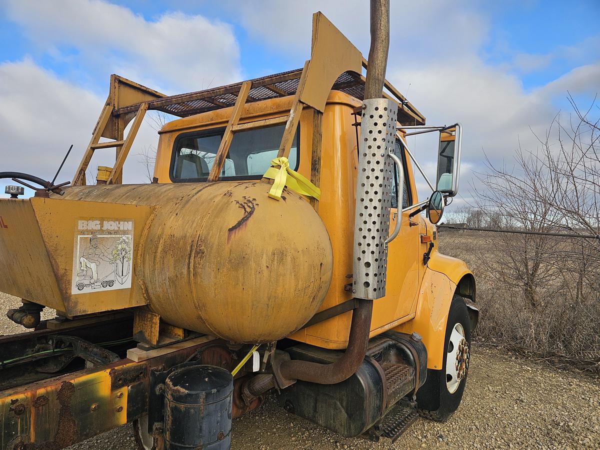 Used 2001 International 4900 Tree Spade