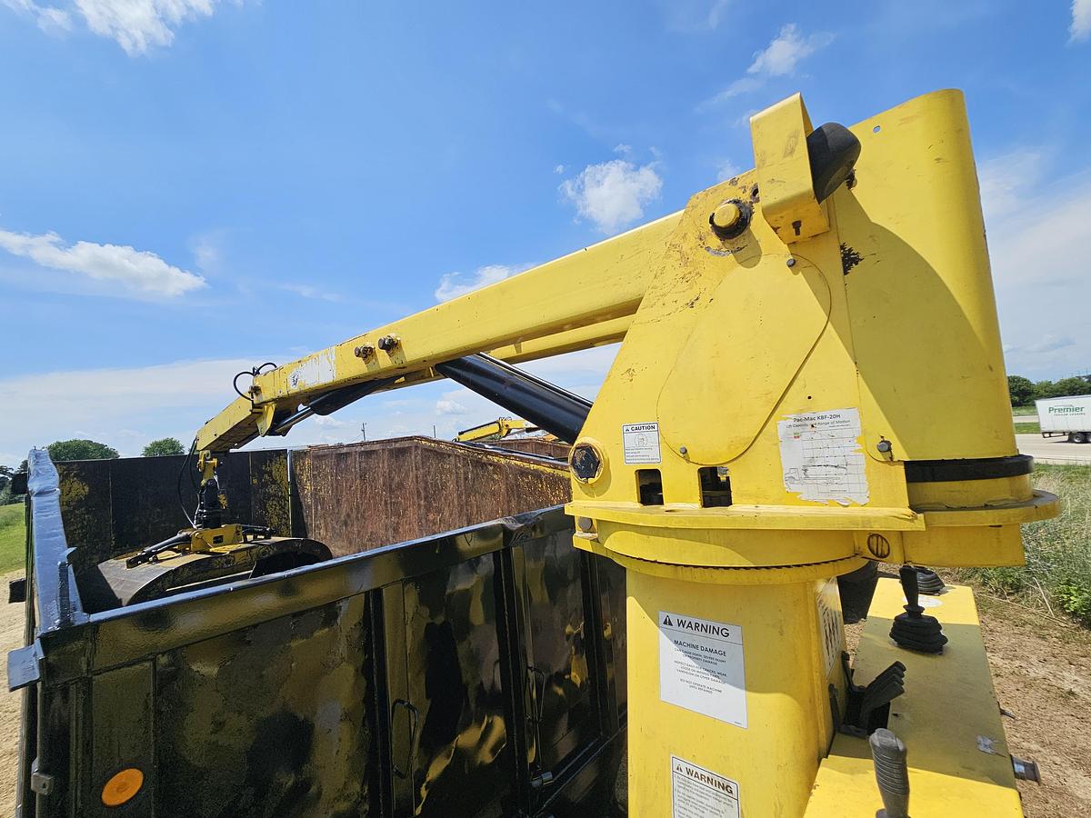 Used 2014 Peterbuilt 382