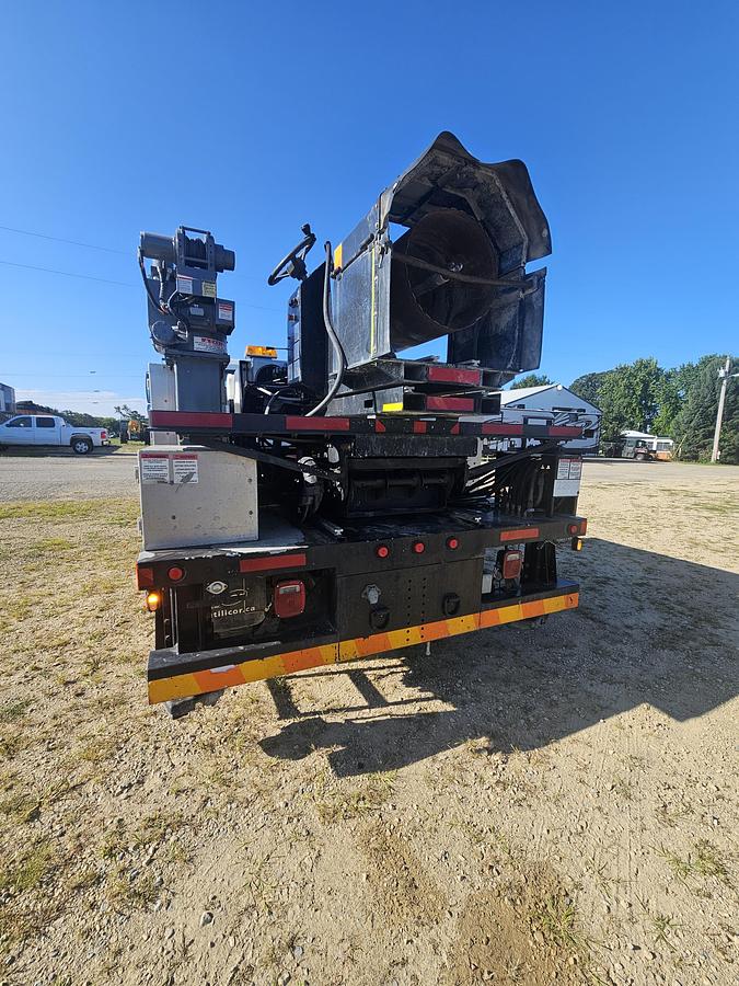 Used 2015 International / Utilicore 4300 / MD300