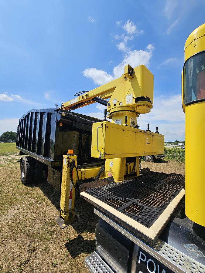 Used 2014 Peterbuilt 382