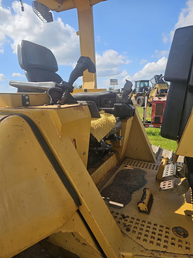 Used 2005 Caterpillar D5N LGP