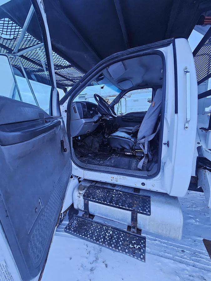 Used 2010 Ford/ Altec F750 /LRV