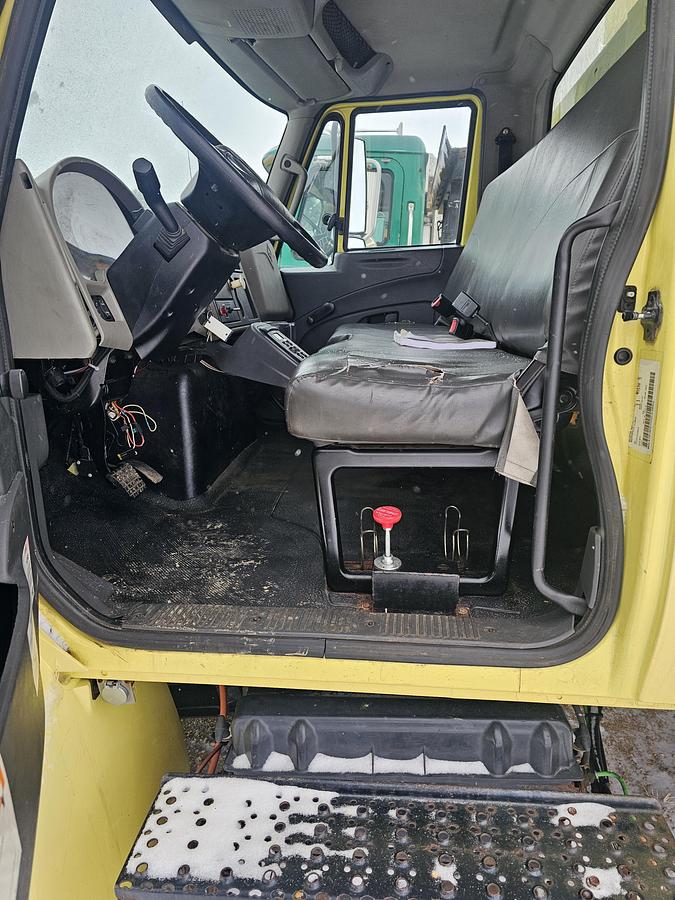 Used 2013 International 4300