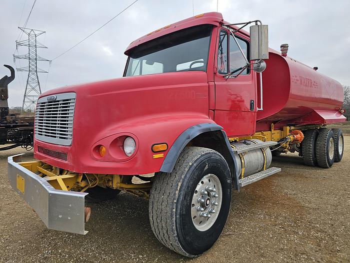 Used 2001 Freightliner FL112