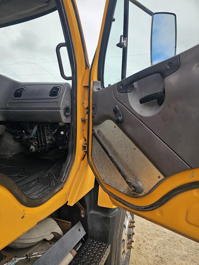 Used 2012 Freightliner 114SD