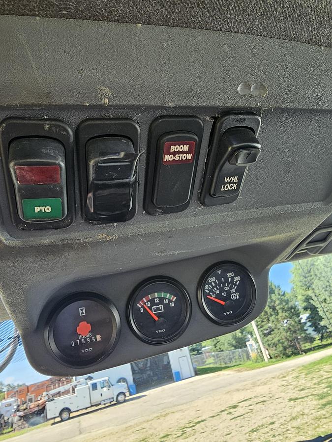 Used 2015 Ford /  Altec F750 / Digger derrick