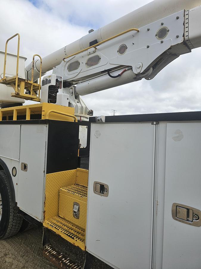 Used 2012 Ford /  Altec F750 / AA55E