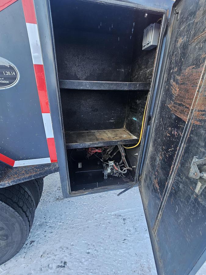 Used 2005 Kenworth T300