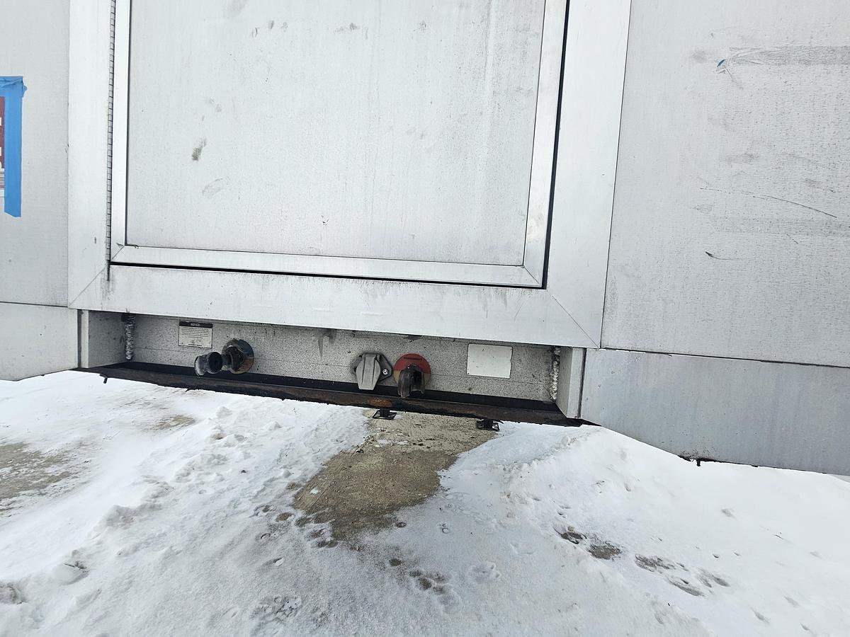 Used 2022 East trailer conastoga