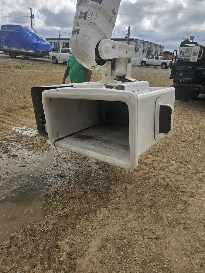 Used 2012 Ford /  Altec F750 / AA55E