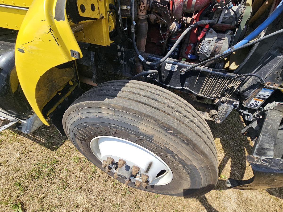Used 2014 Peterbuilt 382