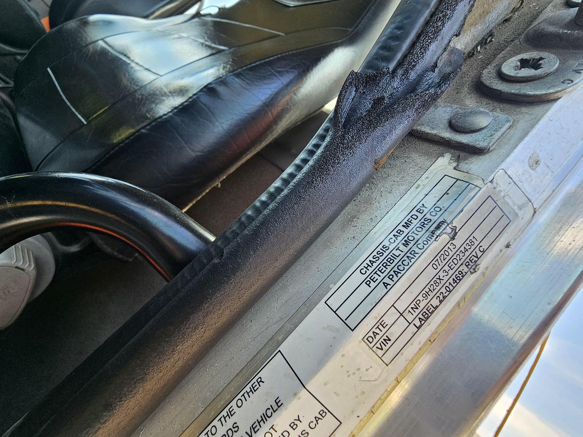 Used 2014 Peterbuilt 382