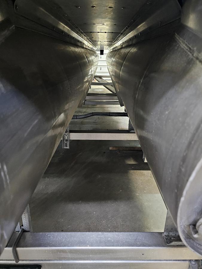 Used 2021 Avalon Excalibur winshield