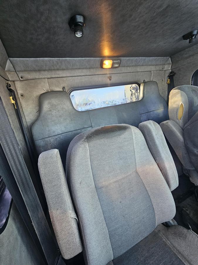 Used 2005 Kenworth T300