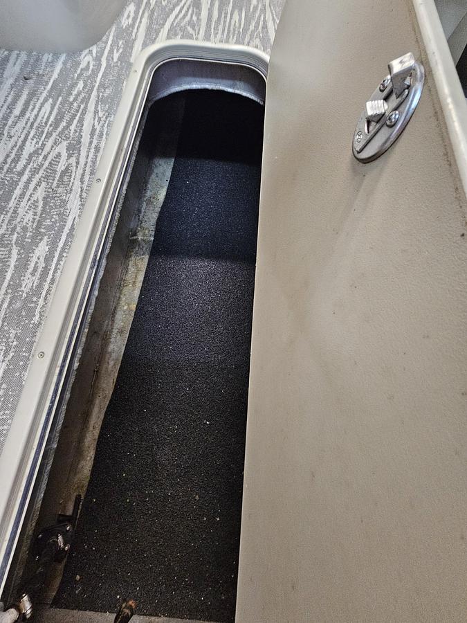 Used 2021 Avalon Excalibur winshield