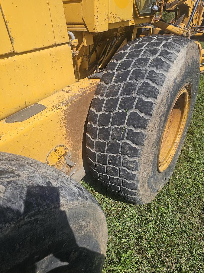 Used 1989 John Deere 772BH