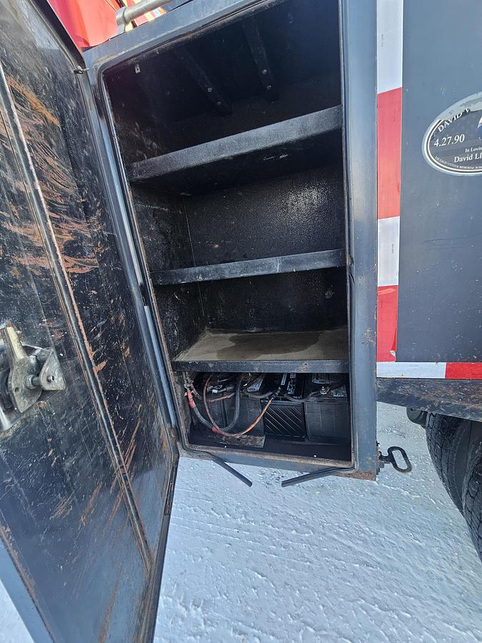 Used 2005 Kenworth T300