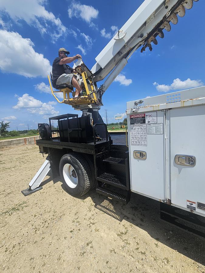 Used 2015 Ford /  Altec F750 / Digger derrick