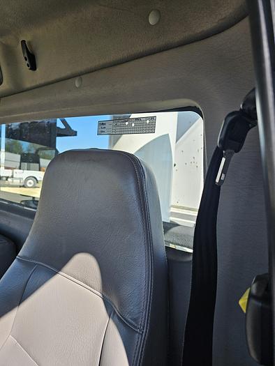 Used 2012 Freightliner / Altec M2106/ LRV56