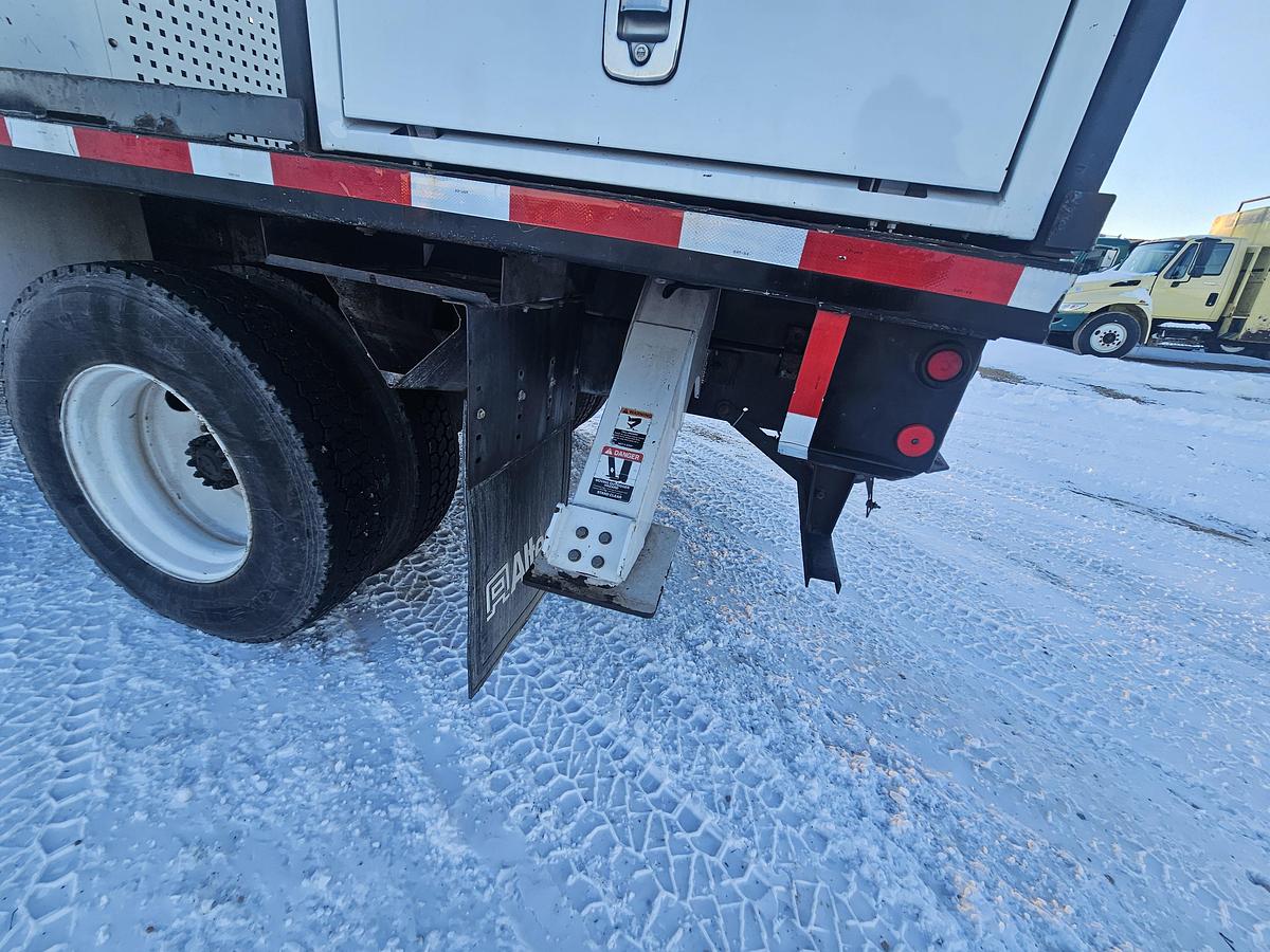 Used 2016 Freightliner / Altec M2106/ LRV58