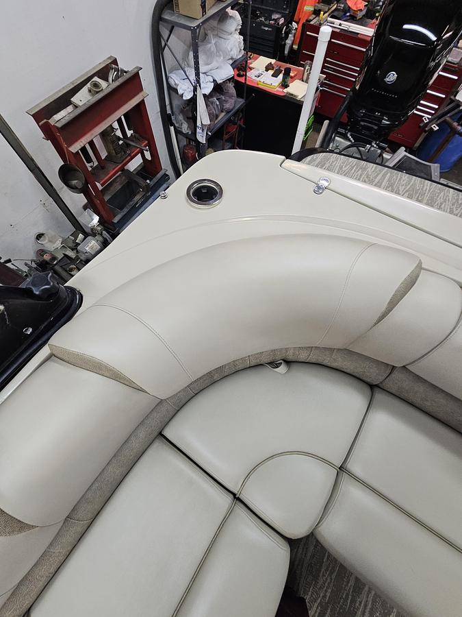 Used 2021 Avalon Excalibur winshield