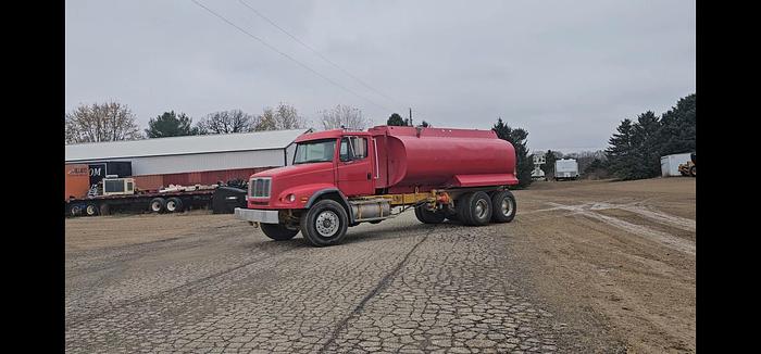 Used 2001 Freightliner FL112