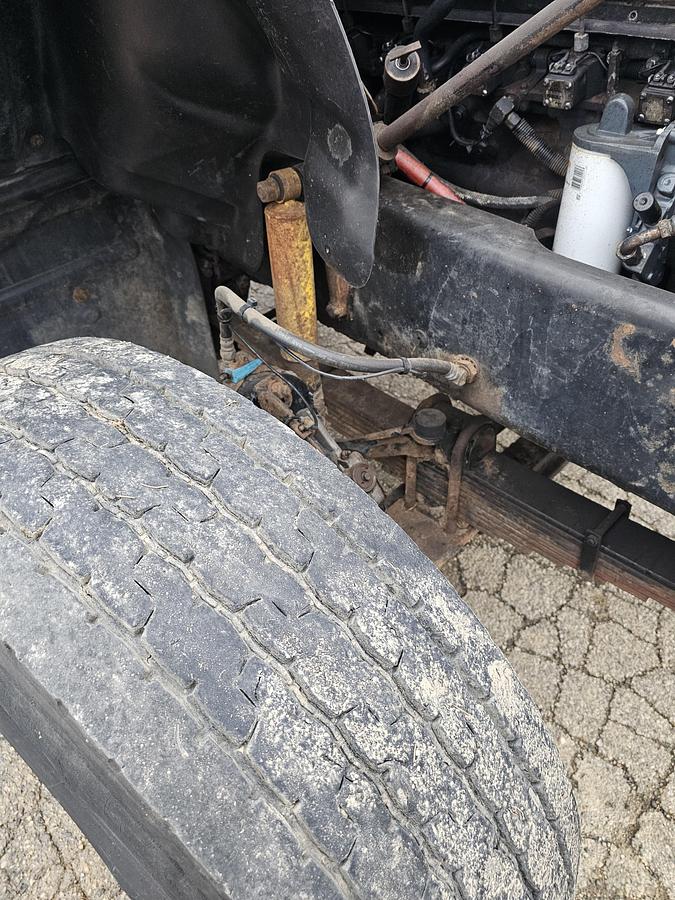 Used 2005 mack granite