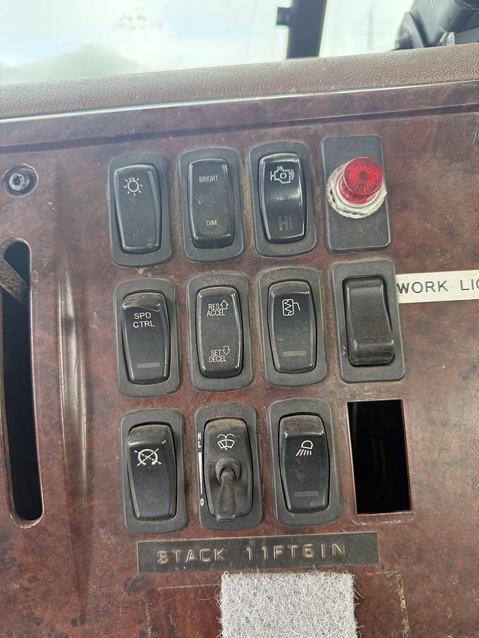 Used 2005 mack granite