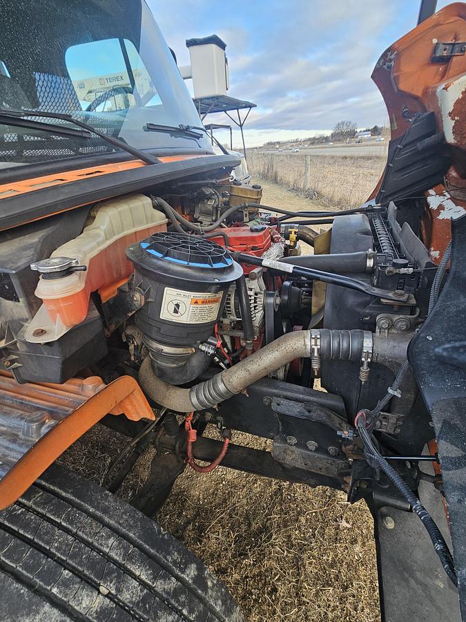 Used 2011 Freightliner / Altec M2106/ LRV56