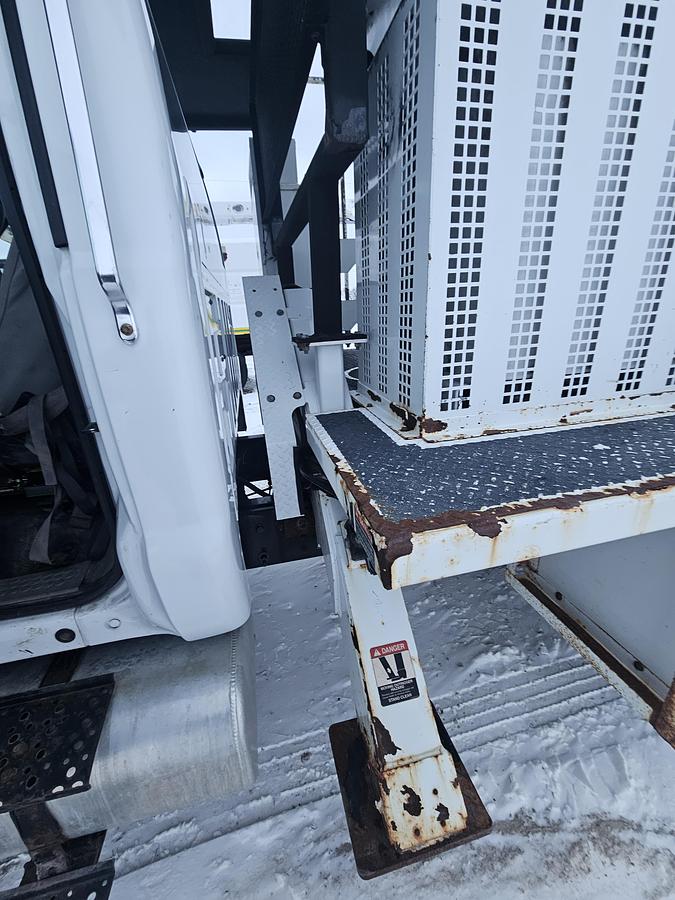 Used 2010 Ford/ Altec F750 /LRV