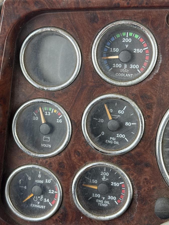 Used 2005 mack granite