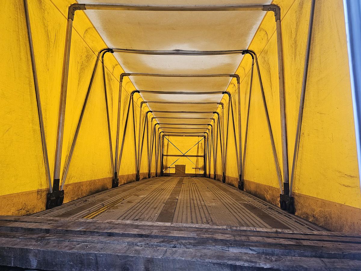 Used 2022 East trailer conastoga