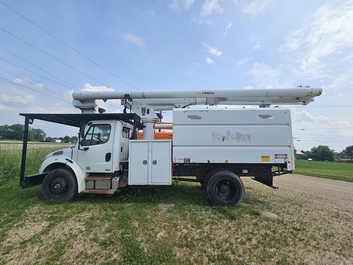 Used 2011 Freightliner / Altec M2106/ LRV55