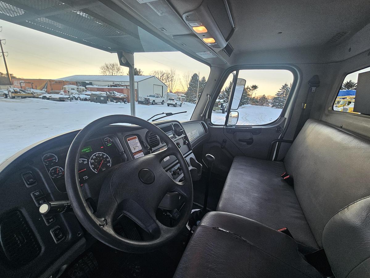 Used 2016 Freightliner / Altec M2106/ LRV58