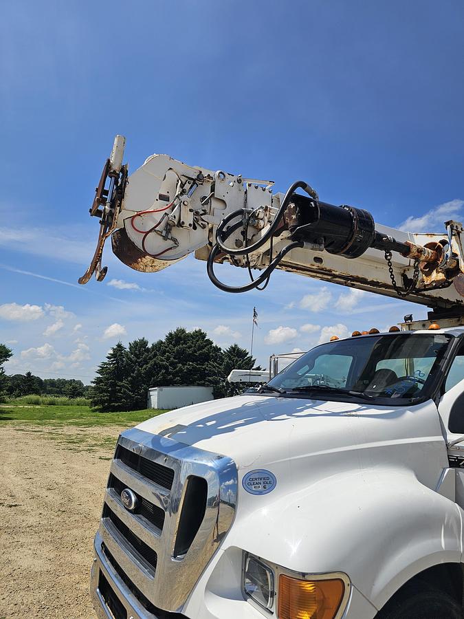 Used 2015 Ford /  Altec F750 / Digger derrick