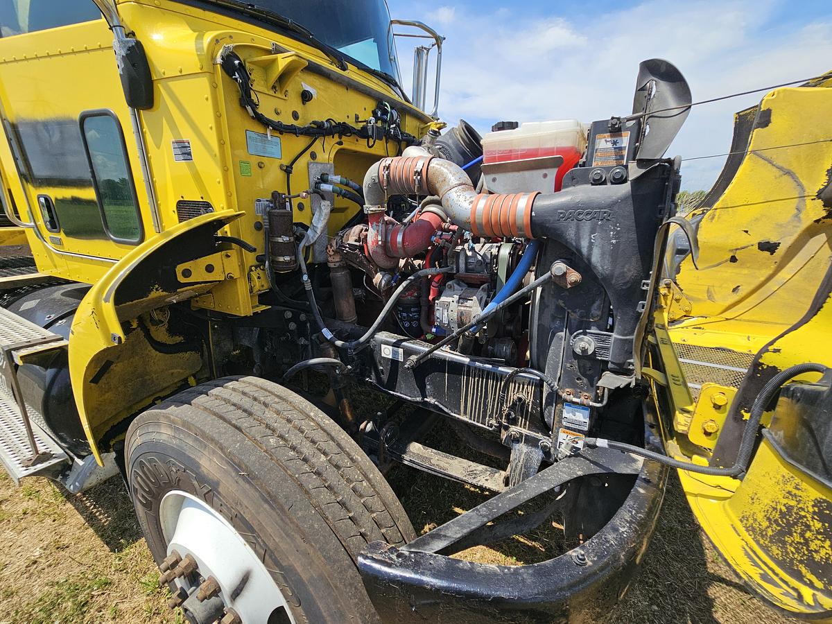 Used 2014 Peterbuilt 382
