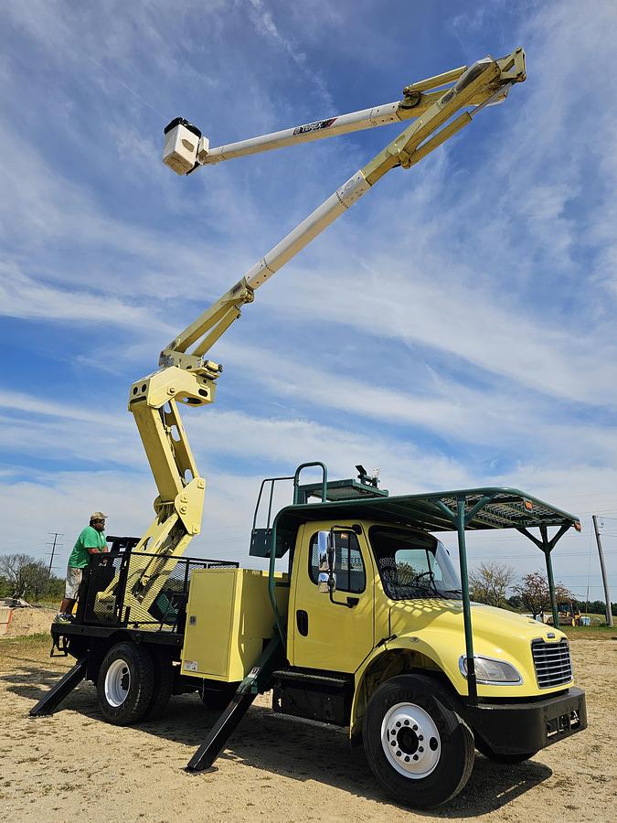 Used 2013 Freightlinter / Terex M2 106 / xt75